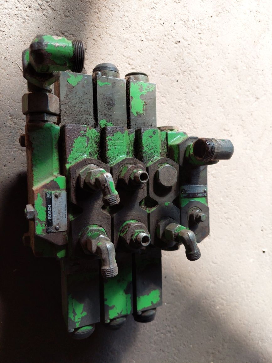 BOSCH гідророзподільник Deutz Fahr Topliner 4065 4075 4080