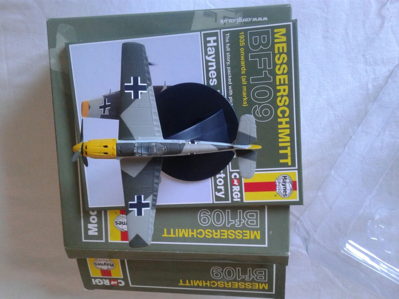 Nowy Model Messerschmitt Bf109 "CORGI " 1:72