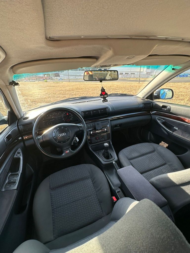 Audi A4 sedan 1.6