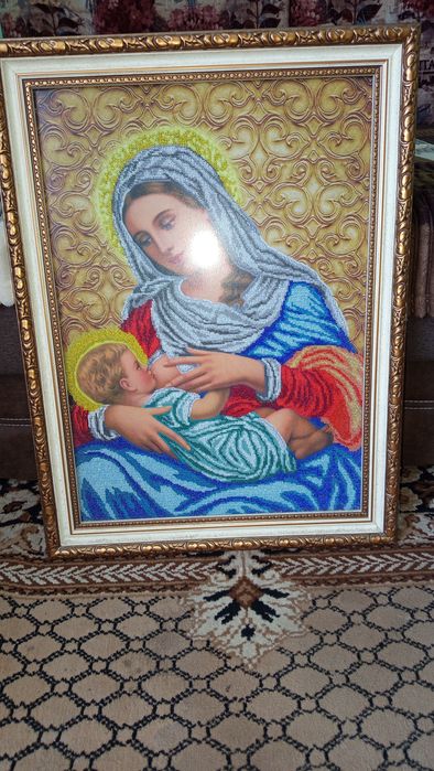 Образ з бісеру Годувальниця