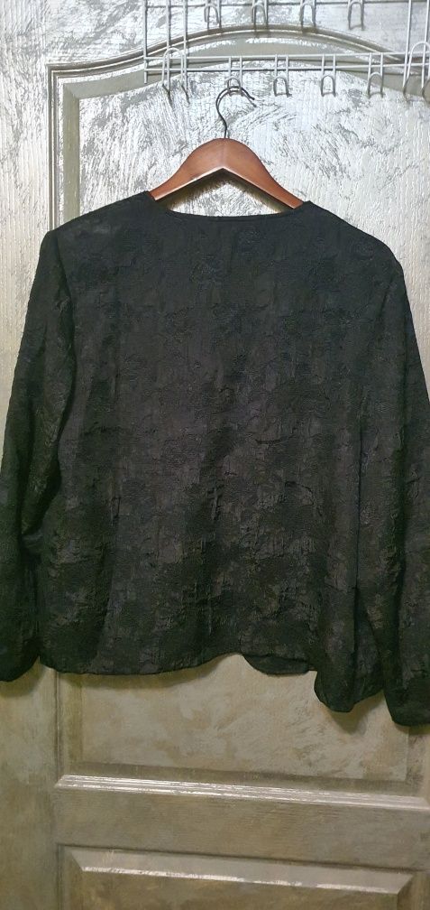 Czarna marynarka/ narzutka rozm 48/50