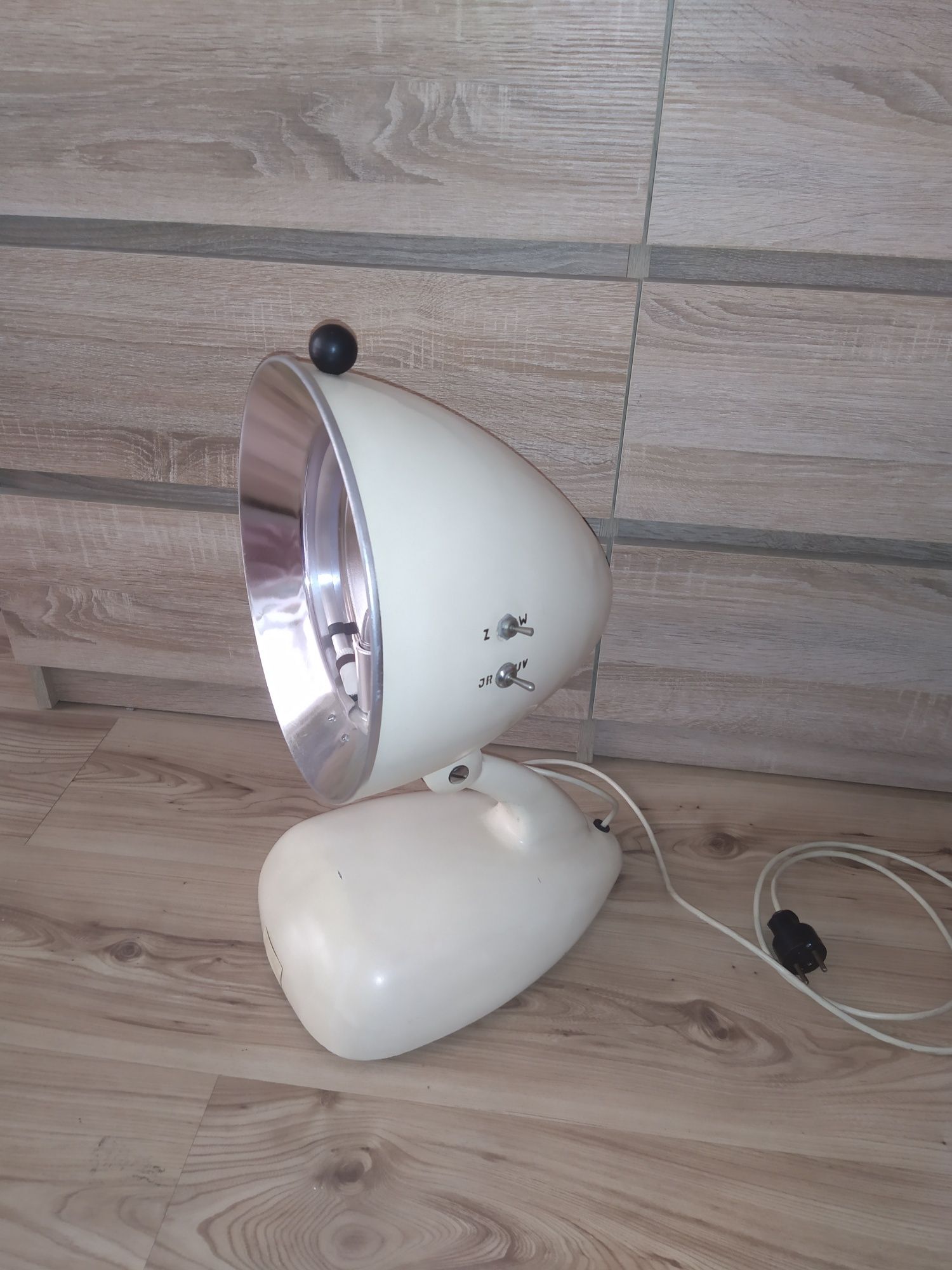Lampa grzewcza/kwarcowa Famed z PRLu 100% sprawna Loft design