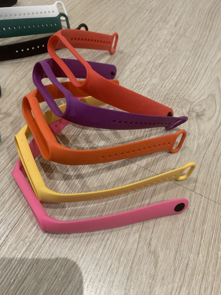 Opaski do zegarkow Xiaomi Mi Band 5, 13 opasek o roznych kolorach