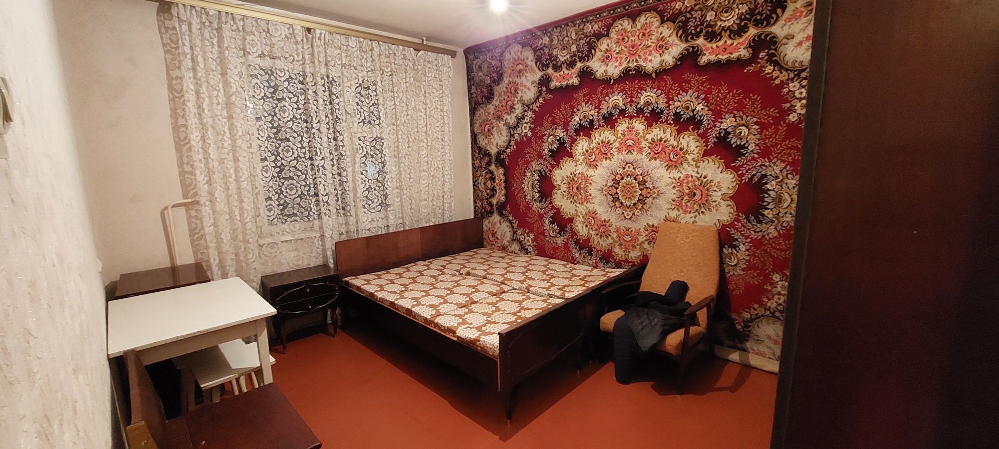 Продам 3-кімнатна Центр Пролетарська 13(Калнишевського 13)