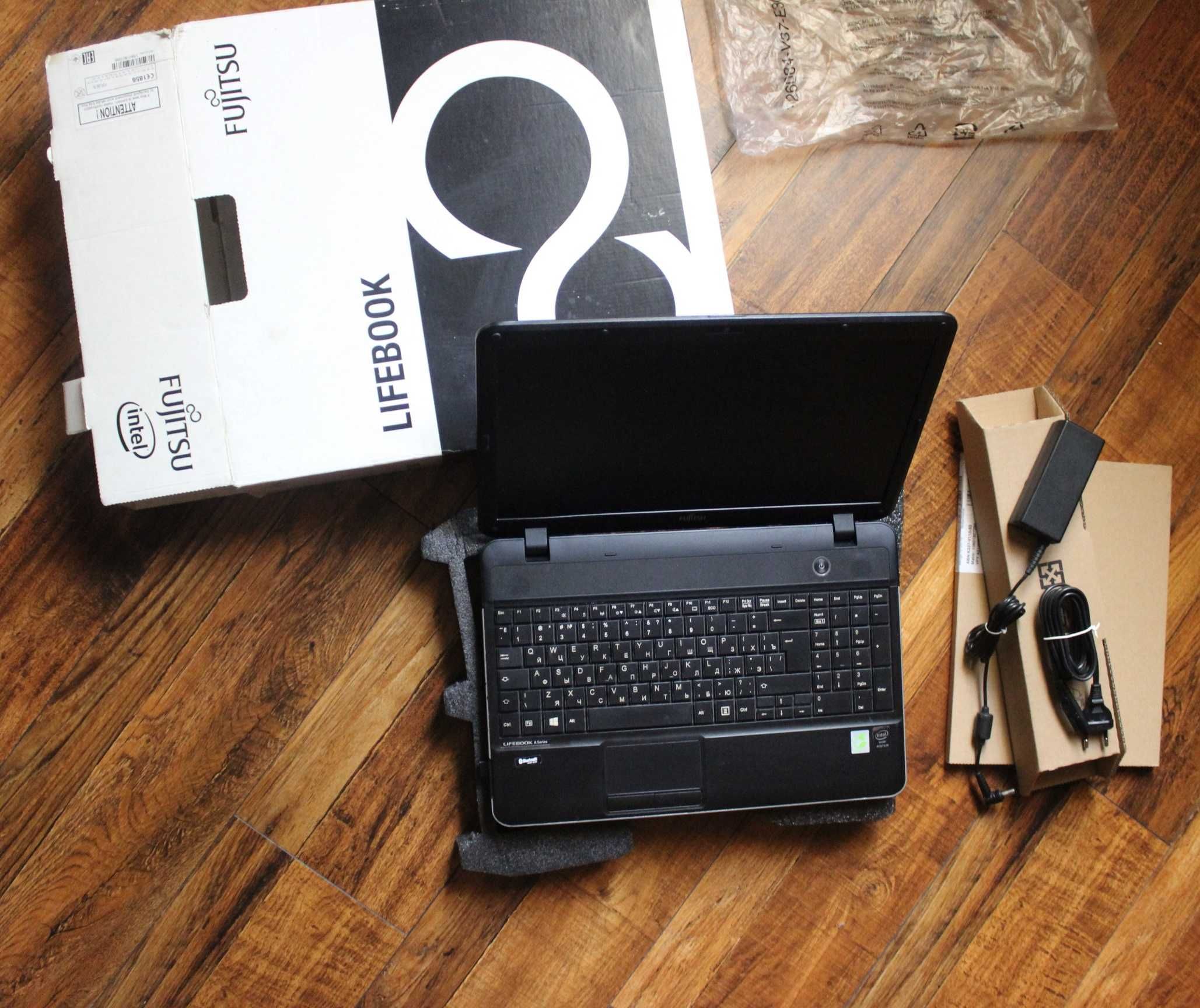 ноутбук Fujitsu A512 Intel Core i5-3380 2.9-3.6 GHz 1ТВ Windows 10 б/в
