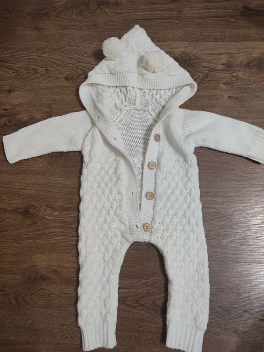 Продам в'язаний комбінезон