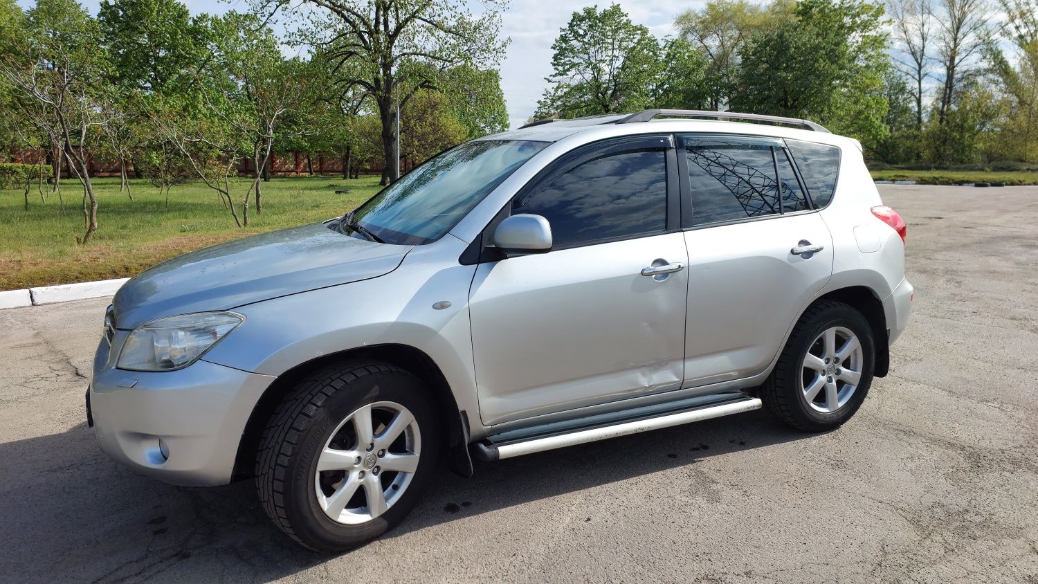 Продам Toyota Rav4