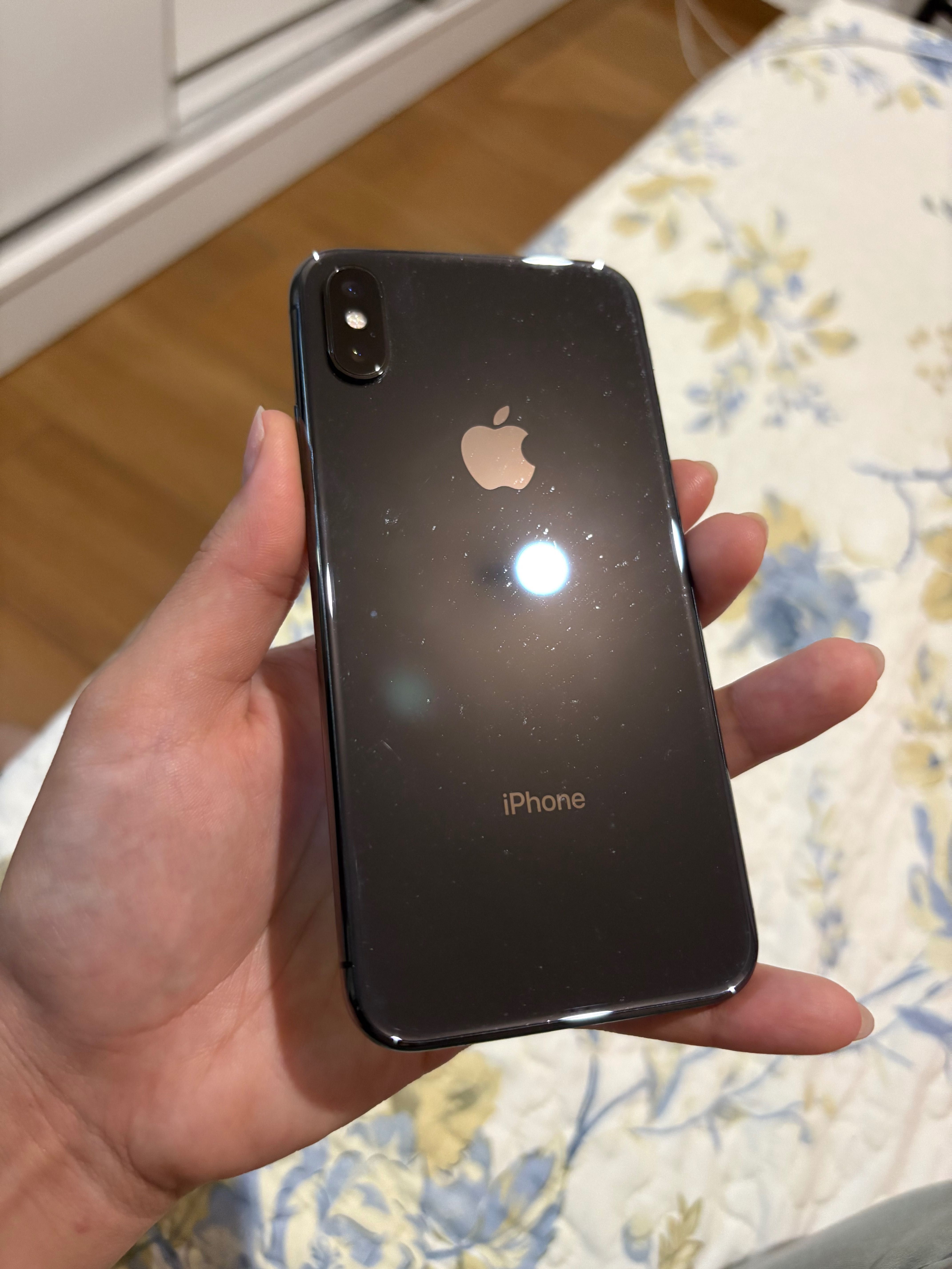 iPhone X bem conservado