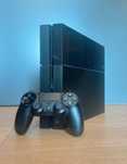 Consola PS4 com comando
