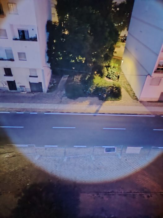 Lanterna compacta, leve e potência máxima