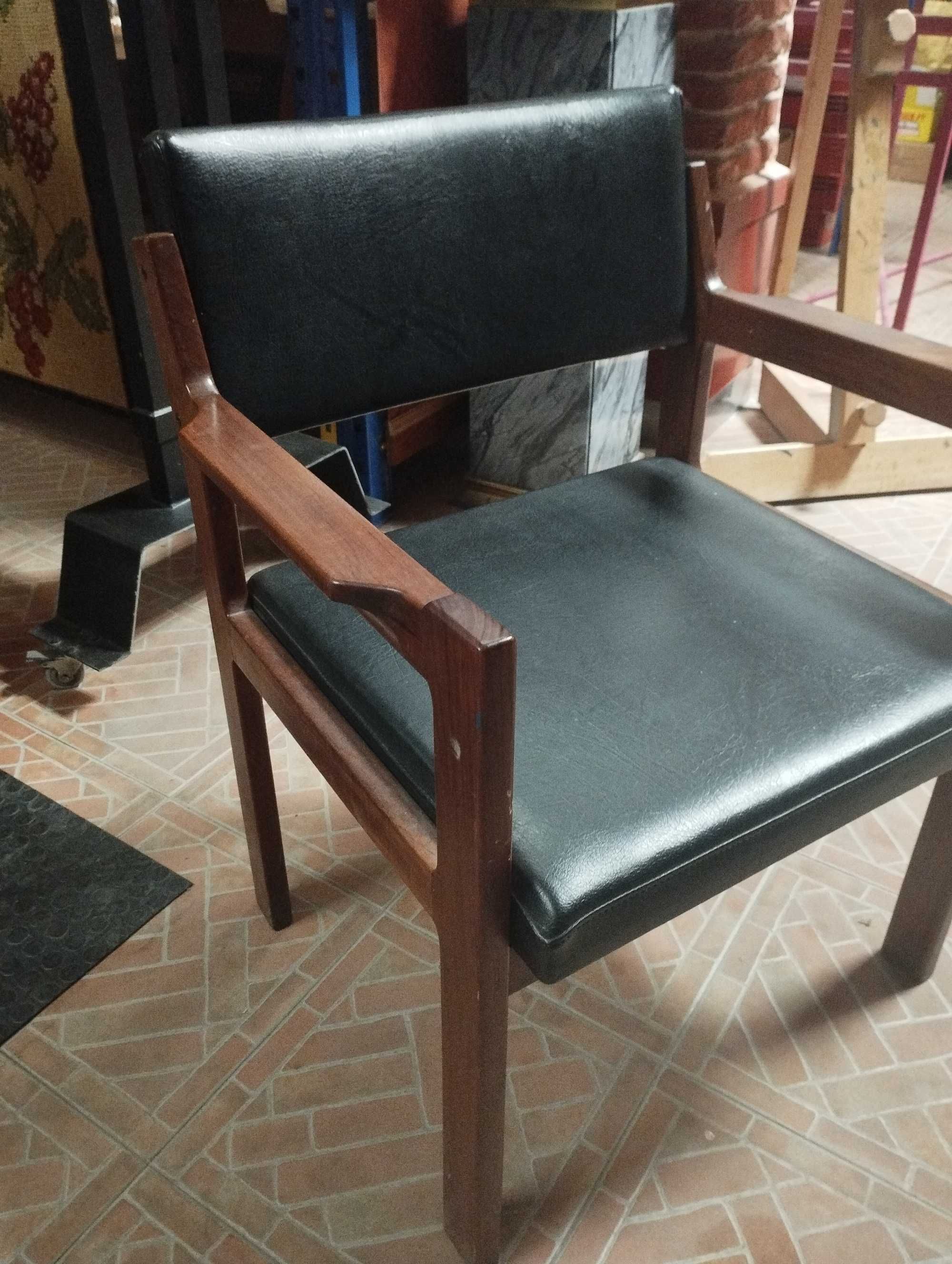 Cadeiras em madeira (mutene) anos 70 tipo Olaio