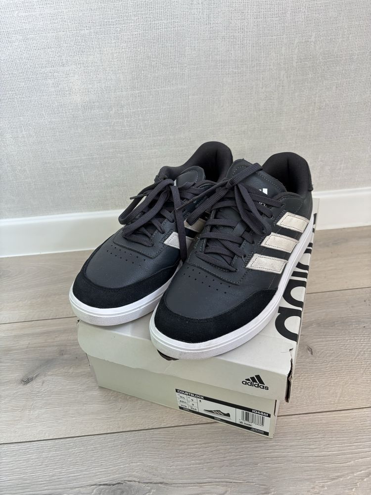 Adidas courtblock