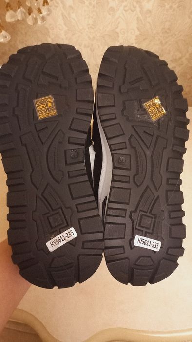 Кроссовки женские зимние