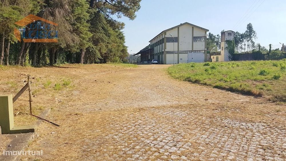 Armazém Zona Industrial de Avintes com 18.500 m2 terreno