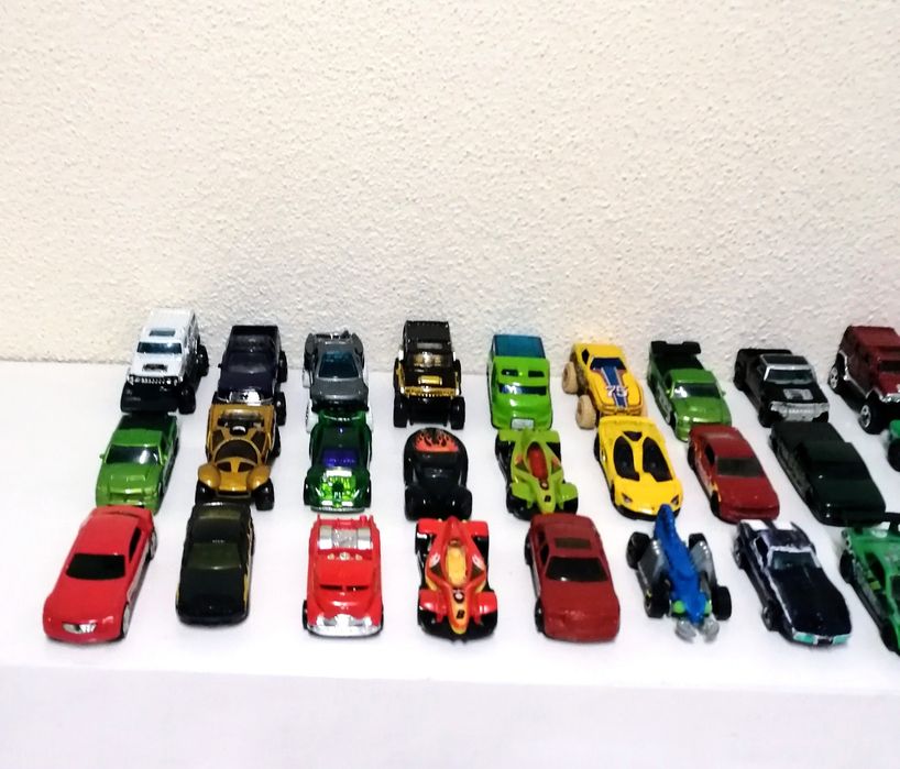 Hot wheels 35 carros, vendo o conjunto
