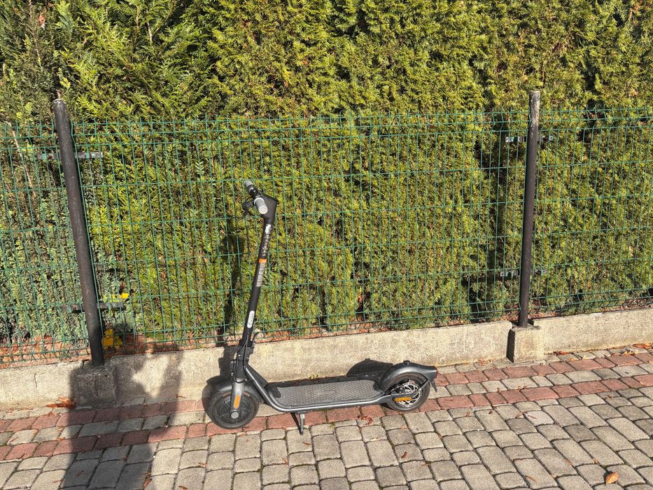 Hulajnoga elektryczna niebot