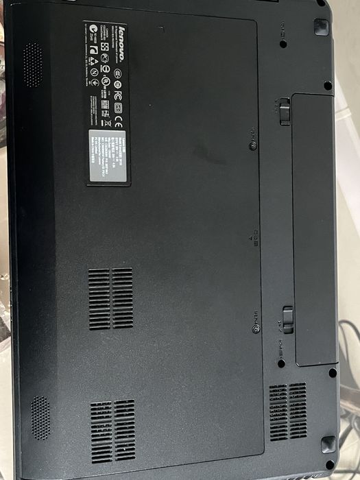 Lenovo g580 Core i3, NVIDIA 710M ОЗП 8gb