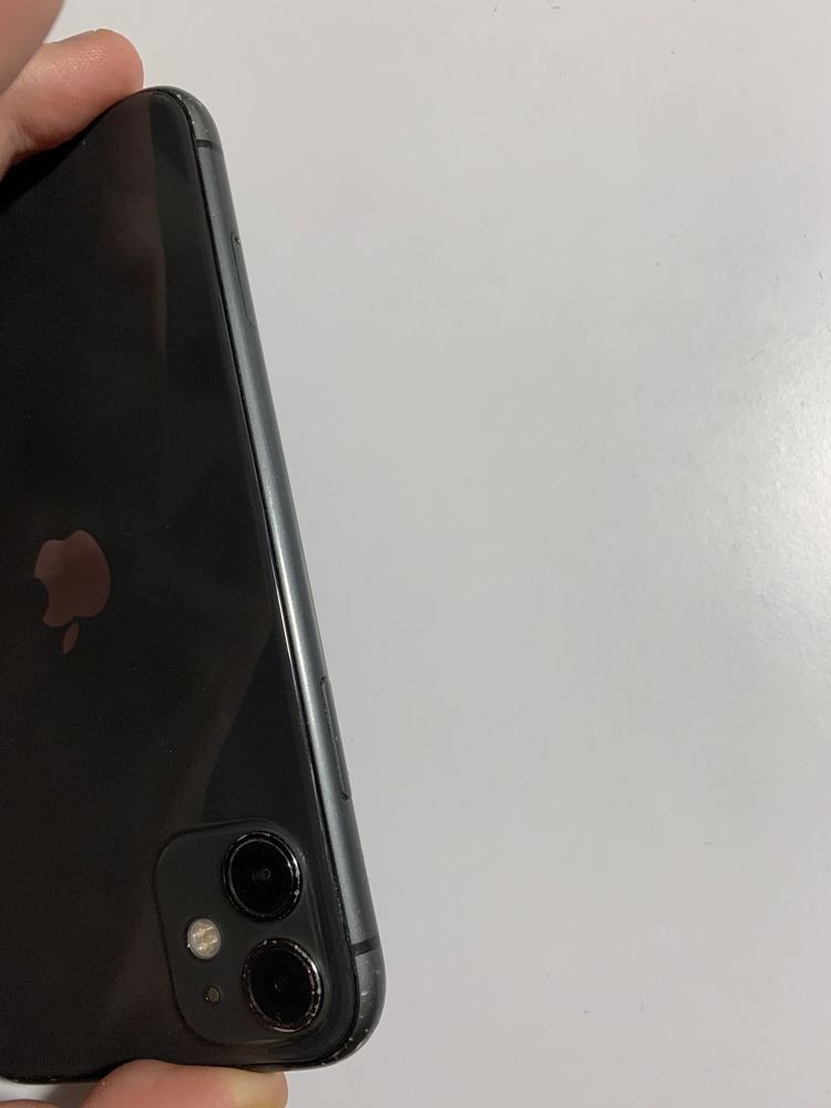 iPhone 11 Black 64 GB