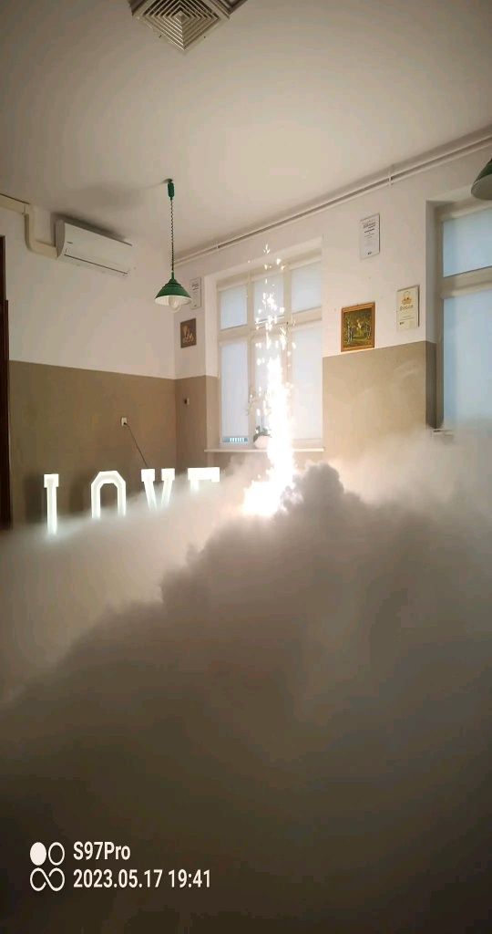 Ciężki dym / fontanny iskier / taniec w chmurach / wytwornica dymu