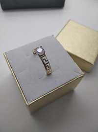 Złoty pierścionek z cyrkonią złoto 585 R 19