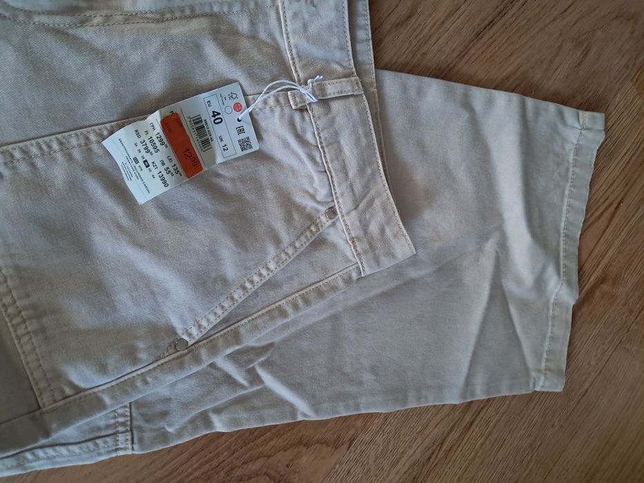 Jasne proste bojówki RESERVED 40