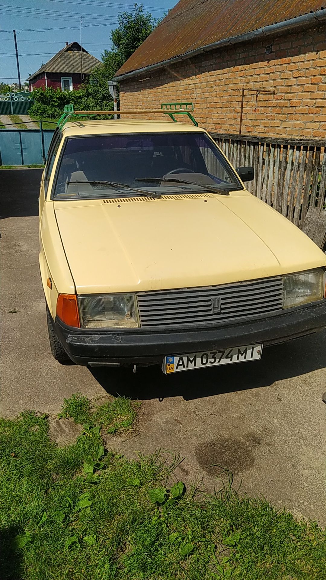 БУ автомобіль АЗЛК 21412