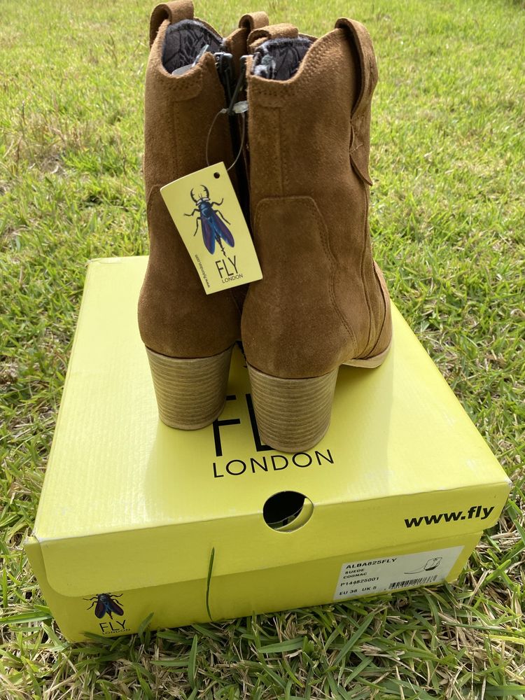 Botas curtas botins chelsea camel salto 38 Fly London novas
