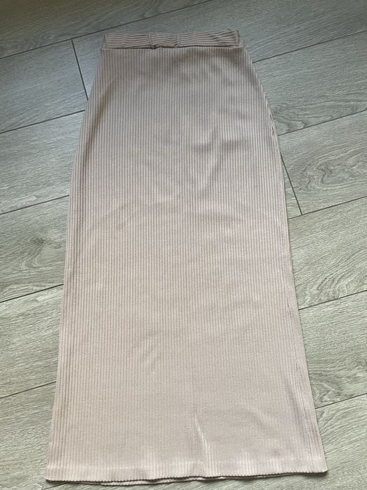 Продається спідниця в рубчик