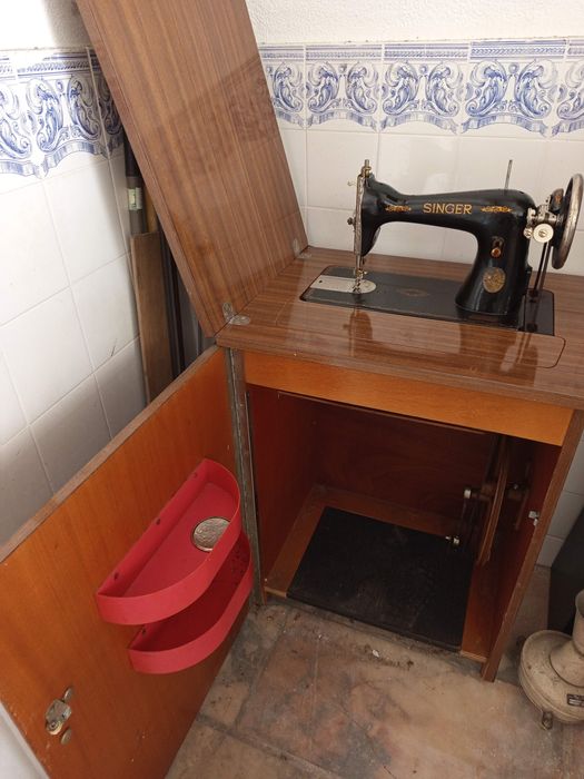 Máquina costura ainger