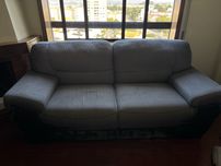 2 sofas couro com sinais de uso