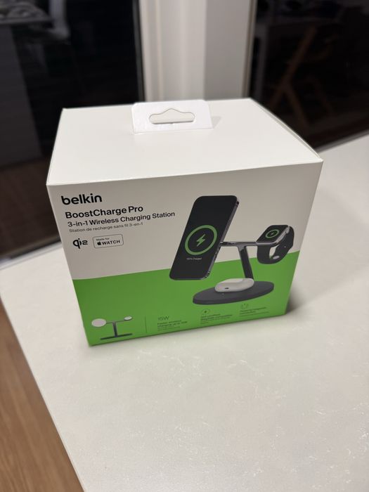 Belkin BOOST CHARGE PRO 3-em-1 15W com MagSafe - NOVO