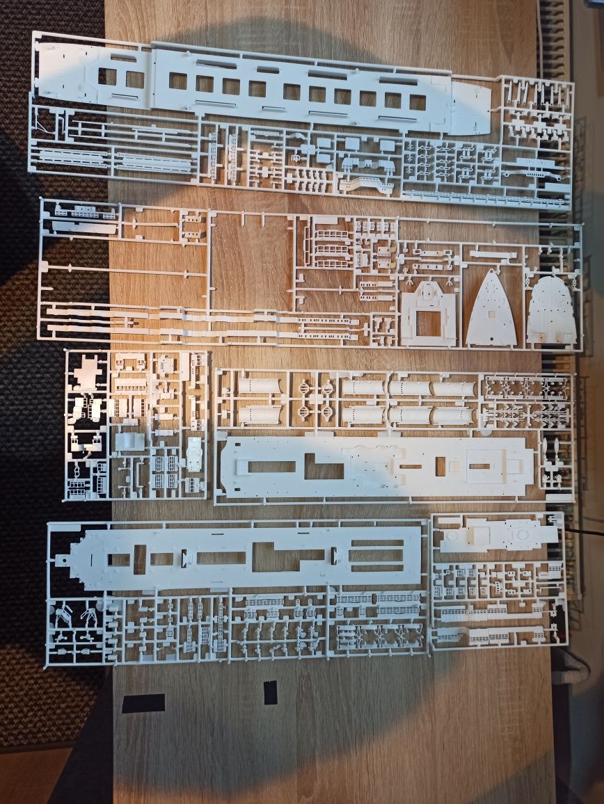 Revell R.M.S. Titanic 100th Anniversary Edition (1:400)