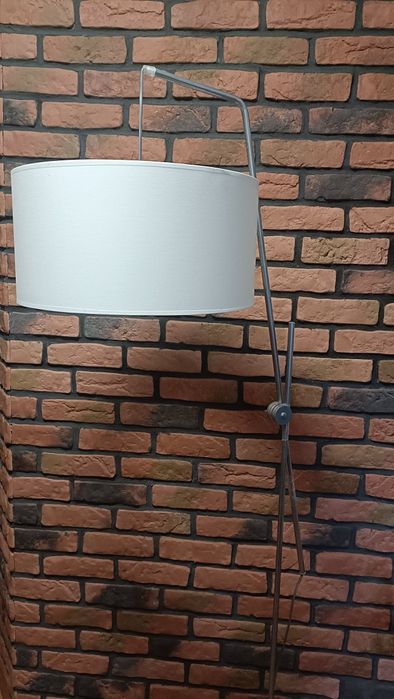 Lampa z regulacją