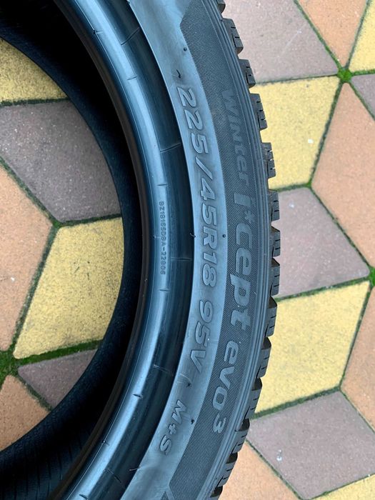 225/45 R18 Hankook Winter I*Cept Evo3. Шини зимові 4 шт.