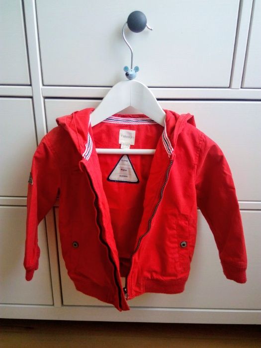 Corta-vento / gabardine / Casaco impermeável p/menino - 18-24m / 2a