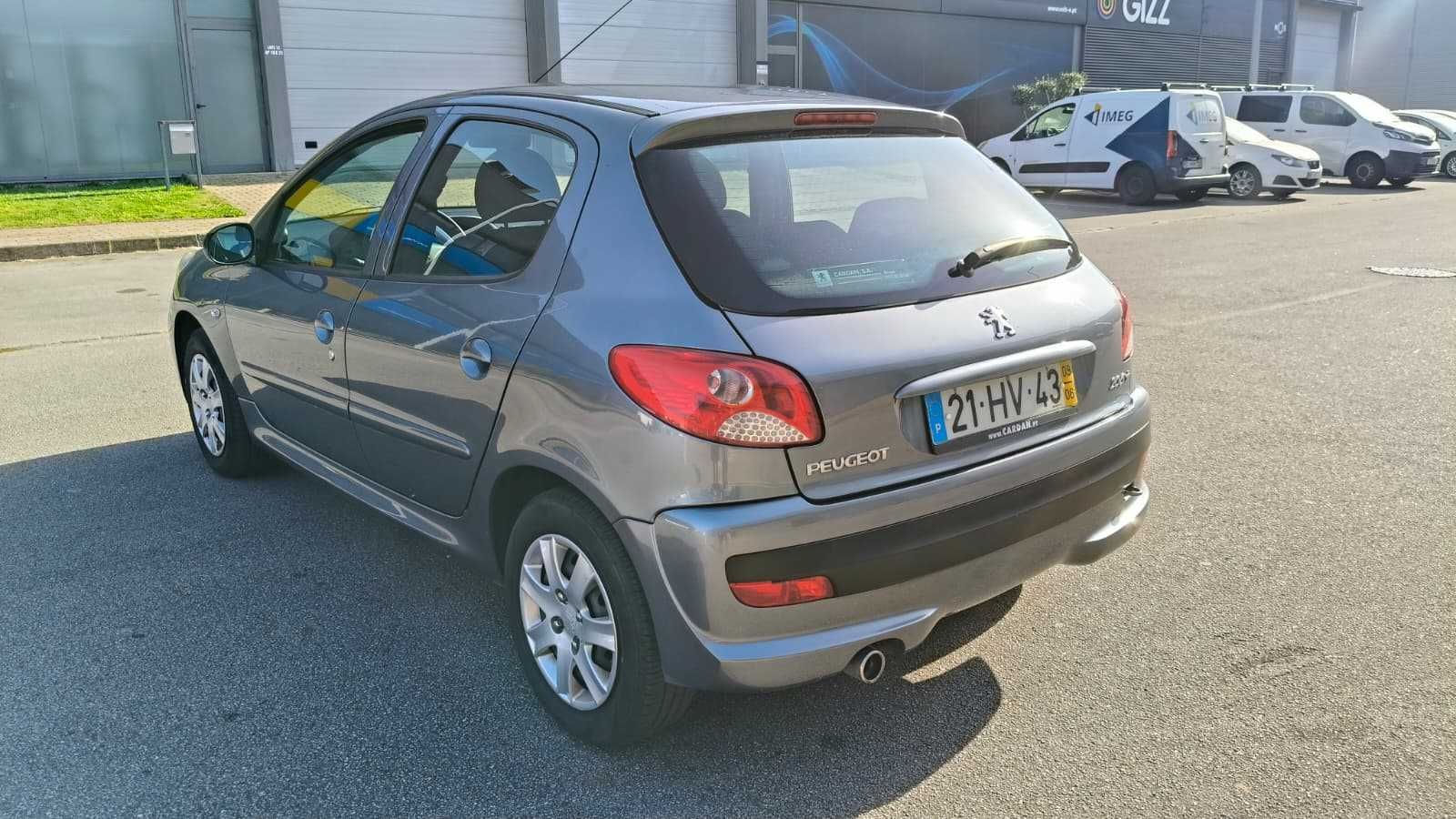 Peugeot 206+ 1.1 Trendy Gasolina – Setembro 2009