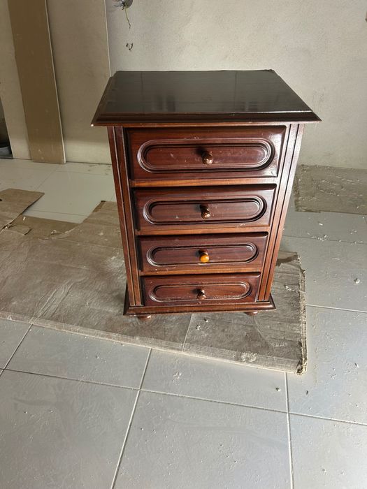 Vendo mesa cabeceira - quarto ou escritório