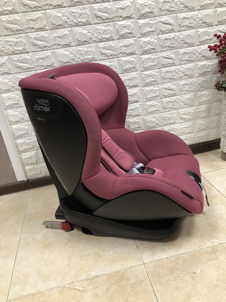 Автокрісло Britax Römer TRIFIX2 i-SIZE Група 1 (9-18 кг) Isofix