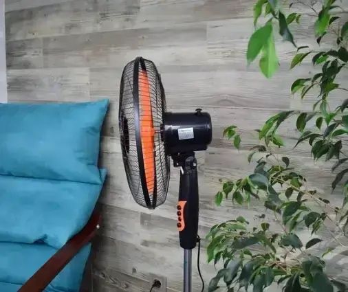 Потужний підлоговий вентилятор Domotec MS-1619 3 лопаті,потужність 40W
