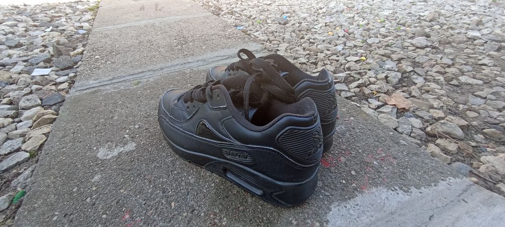 Sprzedam buty sportowe