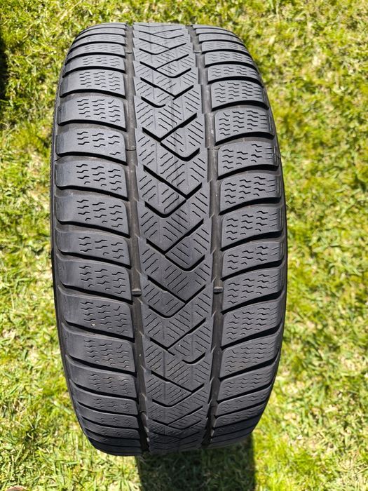 4 Jantes BMW + 4 pneus Pirelli winter Sottozero 3 run flat 225/45 R18