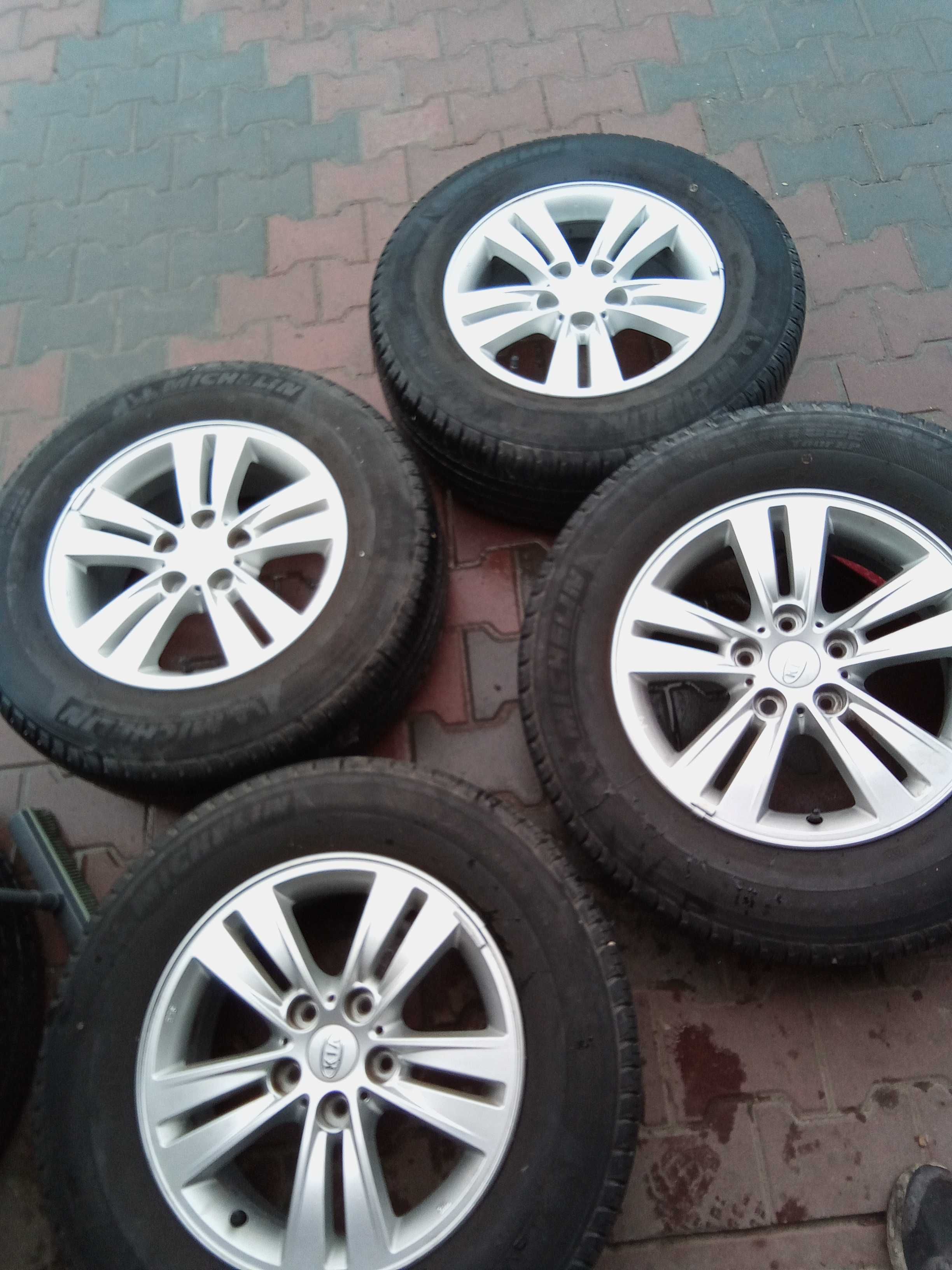 215/70 R16 Kia Sportage/Hyundai