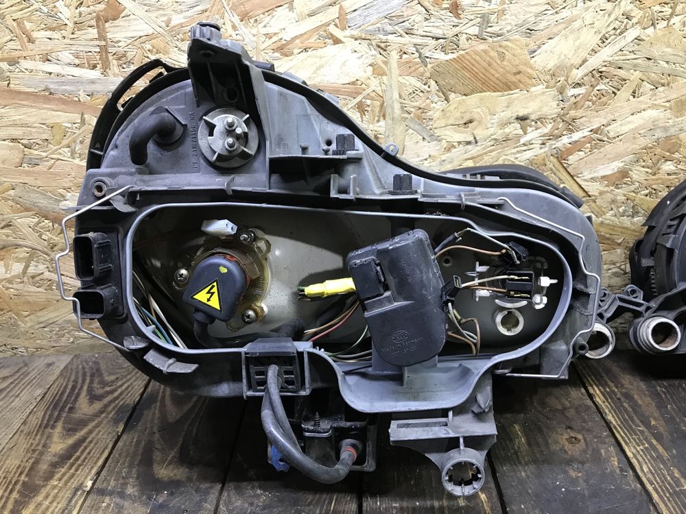 Передні фари фара mercedes E-class w210 original