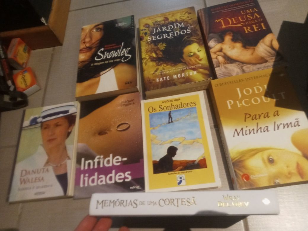 Vários livros, vários autores