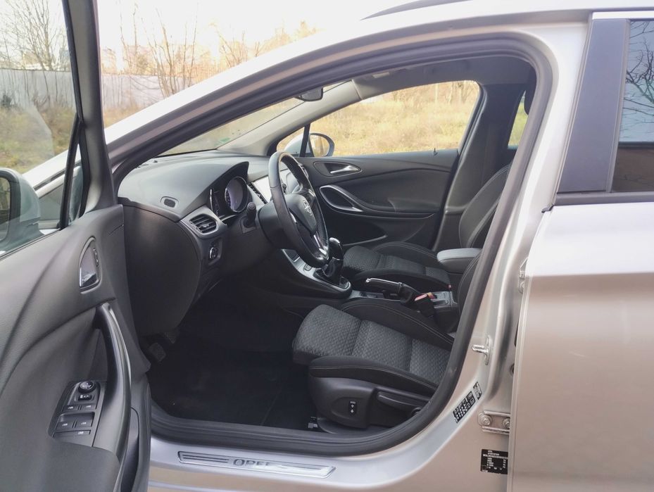 Astra K 1,4 turbo bogate wyposażenie autoryzowany serwis do końca