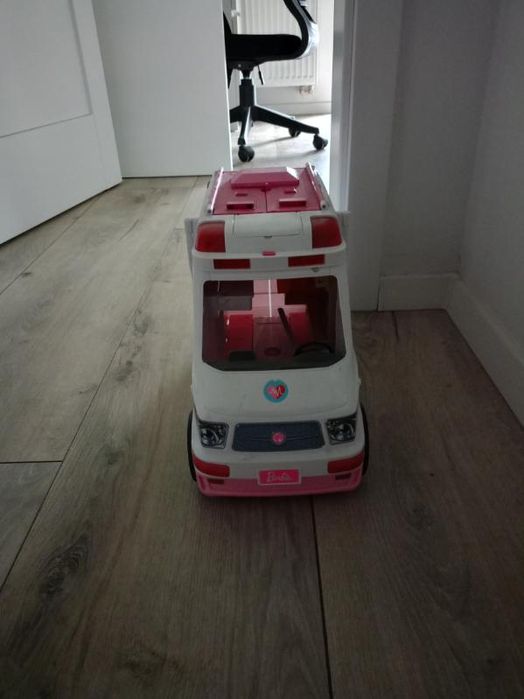 Samochód Karetka Barbie