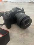 Aparat Canon r8 prawie nowy.