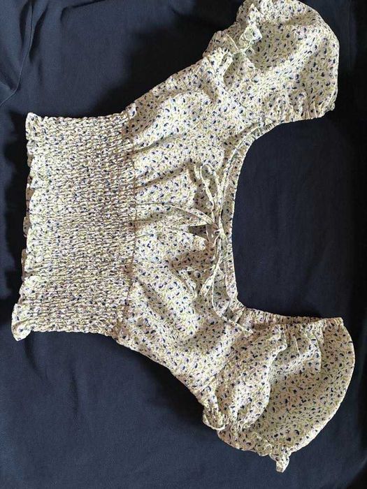 H&M Elastycznie marszczona bluzka z bufkami,hiszpanka
XXS / 32