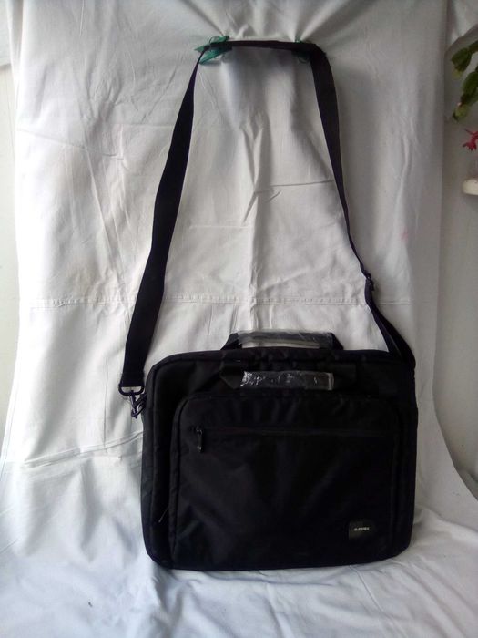 Большая мужская плоская наплечная импортная сумка