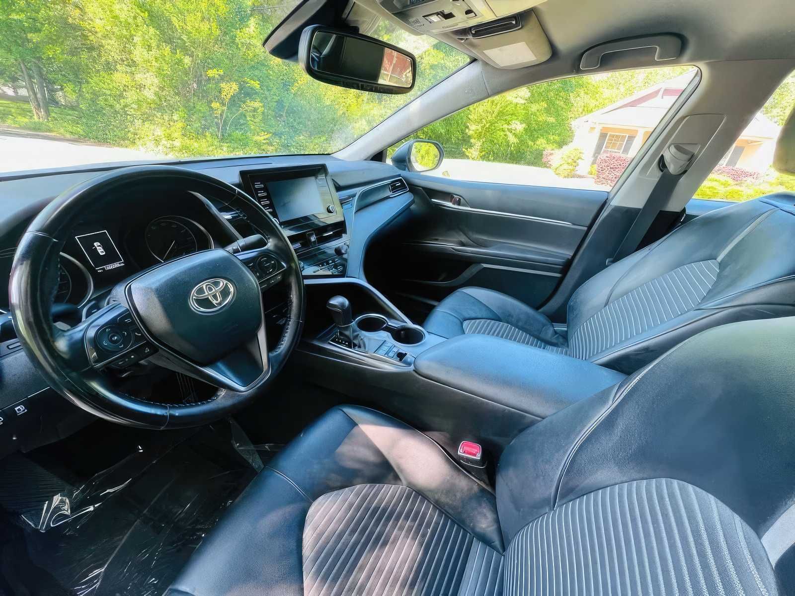 2022 Toyota Camry Hybrid SE